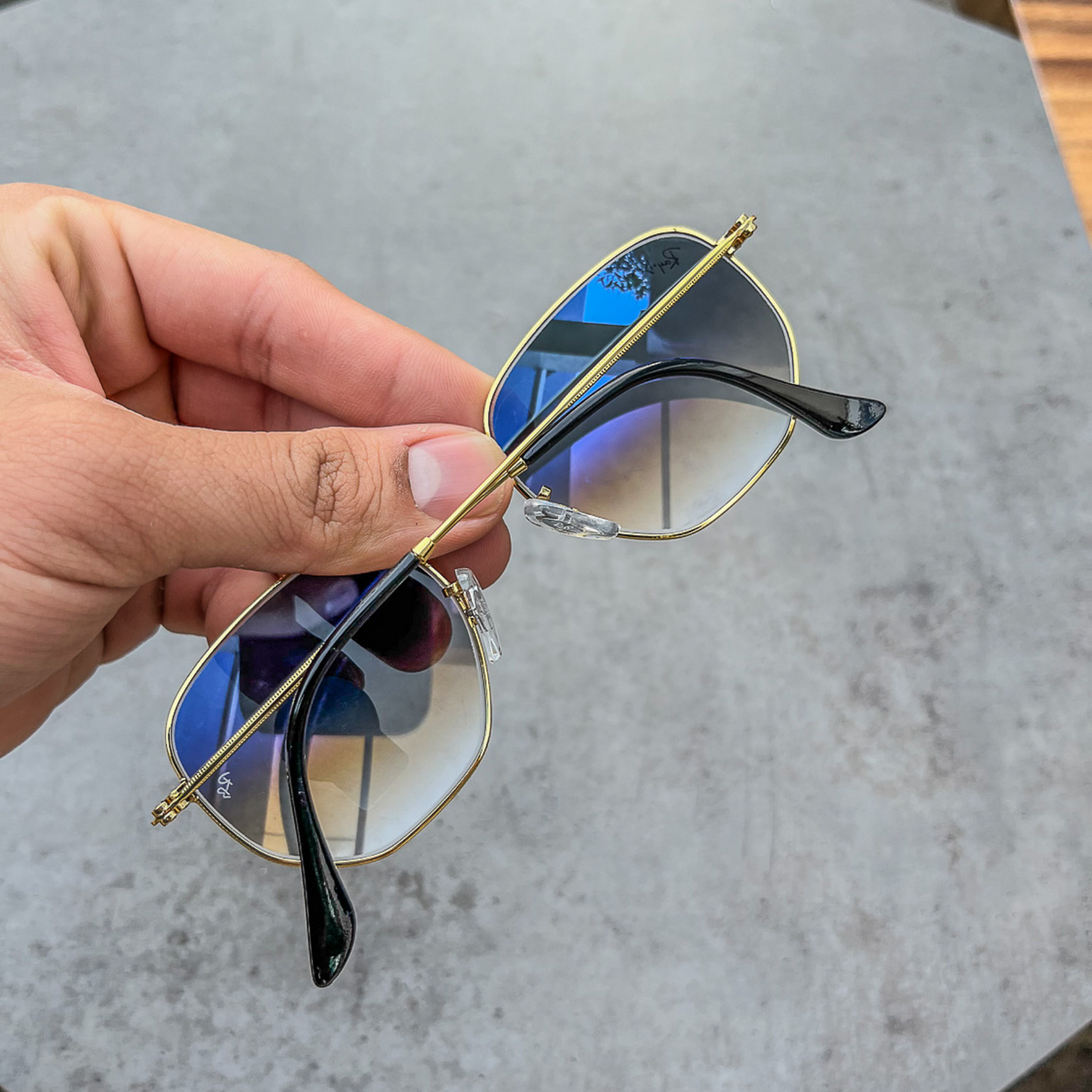 RAY-BAN New Stylish Attractive Blue Shaded & Gold 3447 Round Sunglass For Unisex
