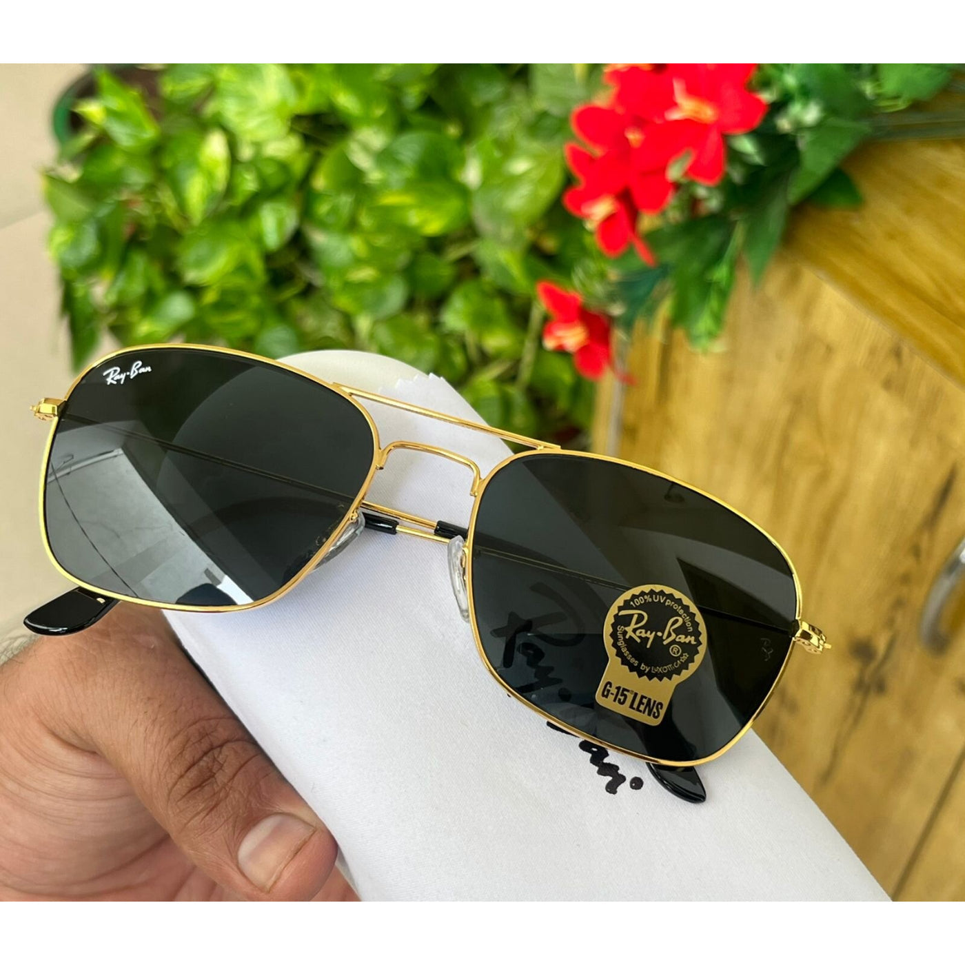 RAY-BAN Black & Gold 3136 Square Aviator Metal Trendy Hot Favourite Wintage Sunglass For Unisex.